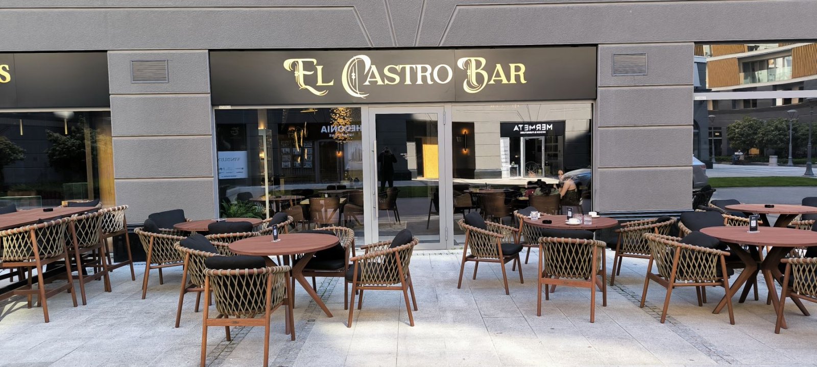 Restorani i barovi — alubond reklame